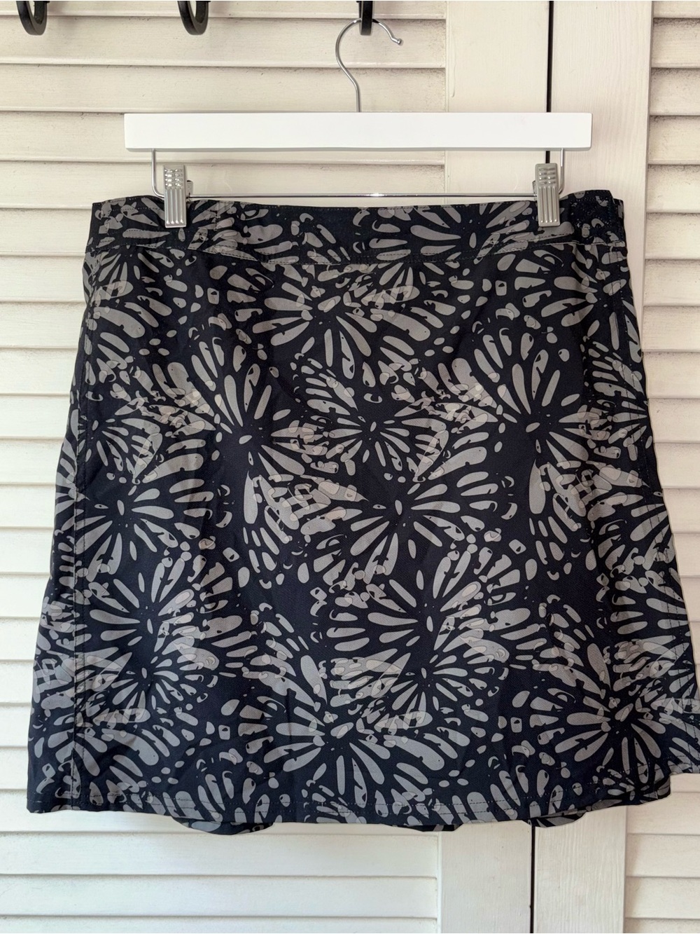 RipSkirt Hawaii Length 2 Wrap Skirt Large Black Gray Floral Quick Dry - Picture 2 of 7
